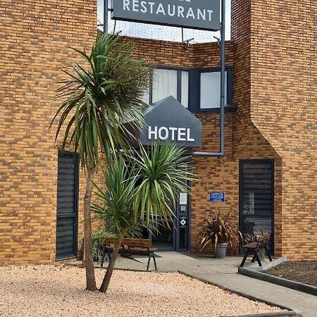 Hotel L'Etoile Aeroport - A61 Каркассон Экстерьер фото